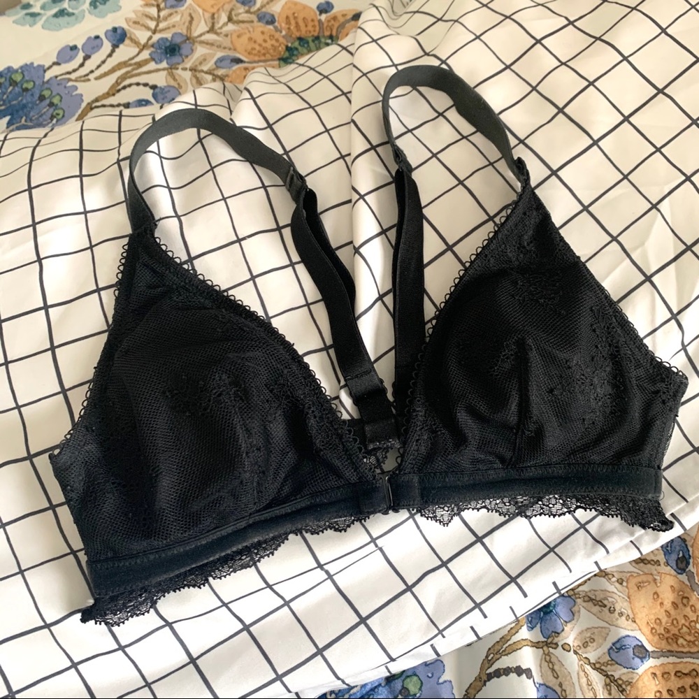 Black Lacy Racerback VS Bralette NWOT